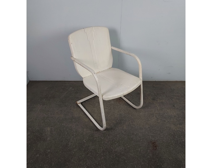 1940,s Metal Motel Arm Chair # 194989 Shipping is not a 1.00 Shipping is not free please contact us before purchase Thanks