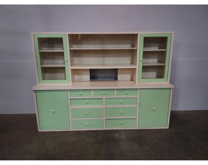 1940S CABINET GREAT COLOR #187527 Shipping is not free please conatct us before purchase Thanks