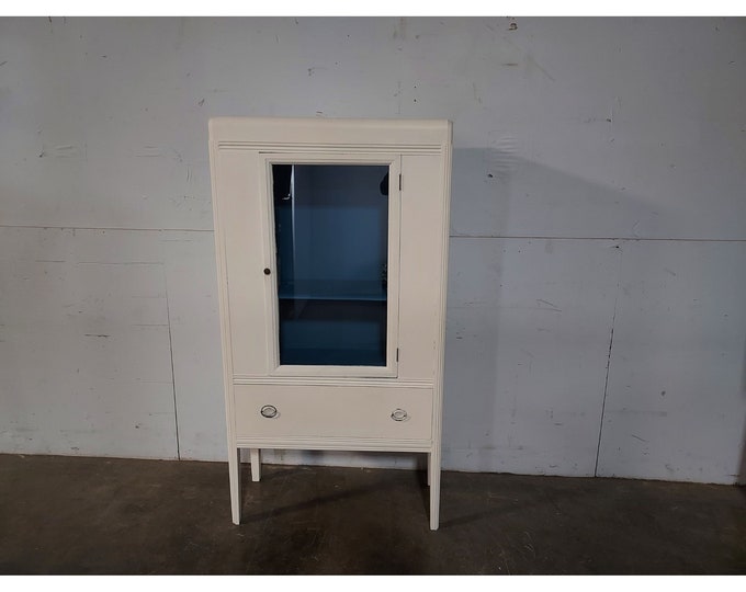 SIMPLE 1940,S PAINTED CABINET # 194093 Shipping is not free please conatct us before purchase Thanks