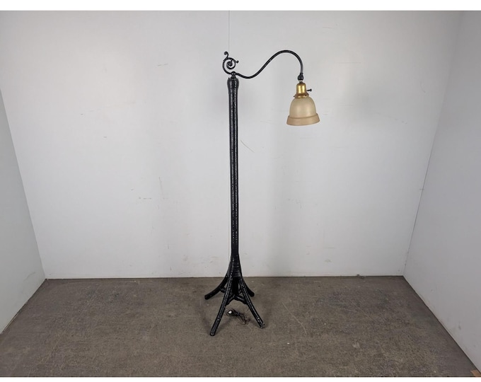 1930,S WICKER FLOOR LAMP # 197560 Shipping is not a 1.00 Shipping is not free please contact us before purchase Thanks