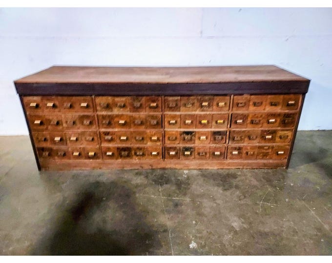1890.S DULUTH CABINET # 194917 Shipping is not free please contact us before purchase Thanks