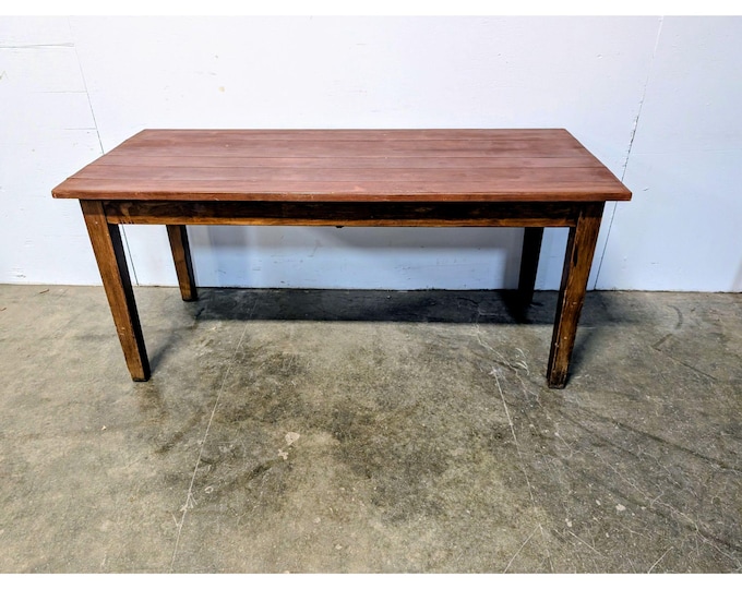 Nice Size 1940,s Vermont Harvest Table # 200187 Shipping is not a 1.00 Shipping is not free please contact us before purchase Thanks