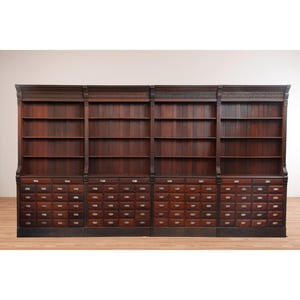 Apothekerkast uit 1850 # 194814 Verzending is geen 1,00 Verzending is niet gratis. Neem voor aankoop contact met ons op Bedankt