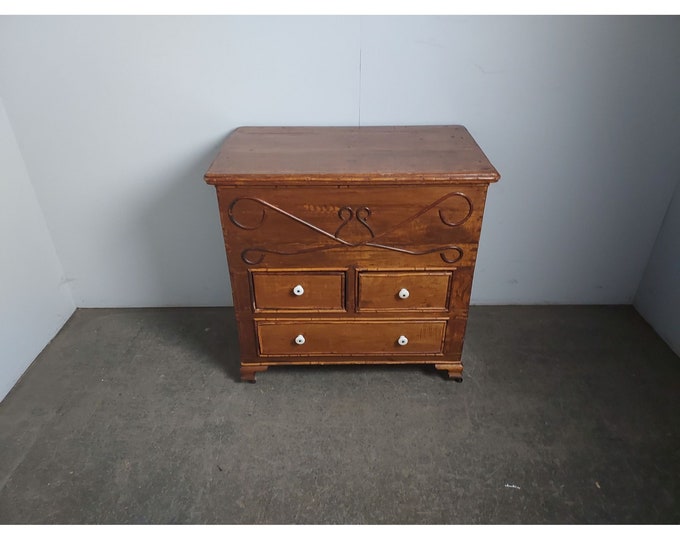 1910 BLANKET CHEST # 194874 Shipping is not a 1.00 Shipping is not free please contact us before purchase Thanks