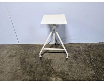 Artist Table On Casters # 199437 Shipping is not a 1.00 Shipping is not free please contact us before purchase Thanks