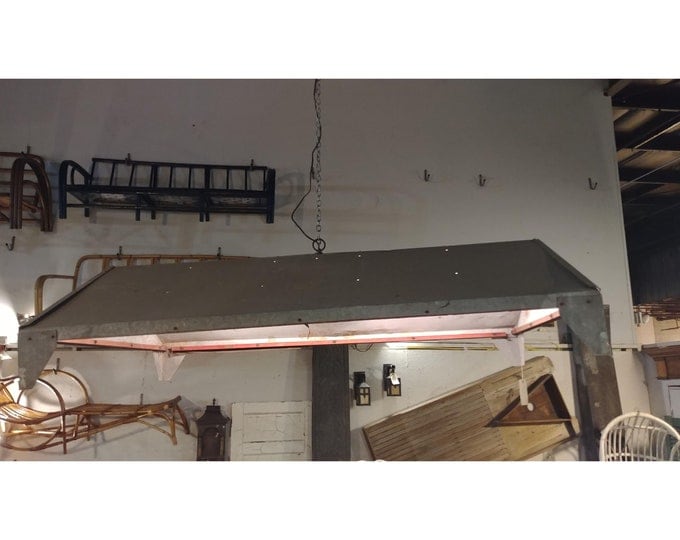Chicken Brooder Light Fixture # 180576 Shipping is not a 1.00 Shipping is not free please contact us before purchase Thanks