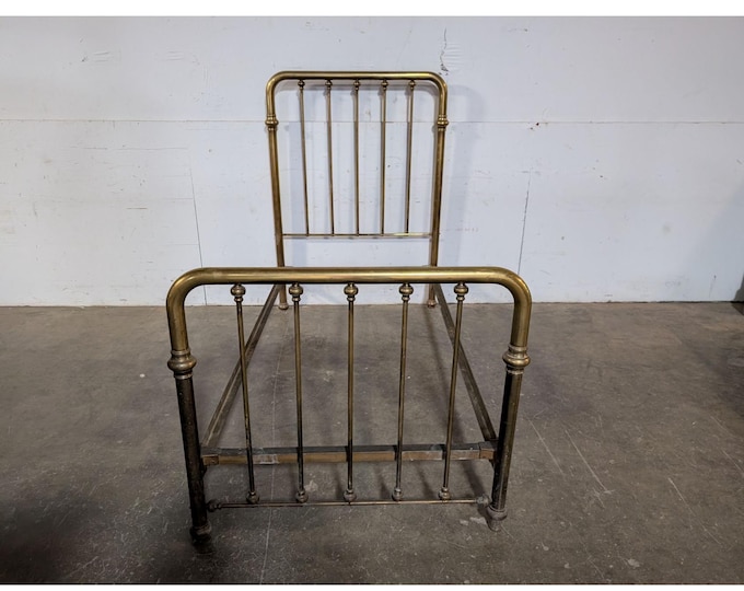1900,S BRASS BED # 194108 Shipping is not a 1.00 Shipping is not free please contact us before purchase Thanks
