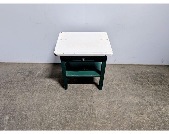 Unusual 1920,s Enamel Top Table # 198295 Shipping is not a 1.00 Shipping is not free please contact us before purchase Thanks