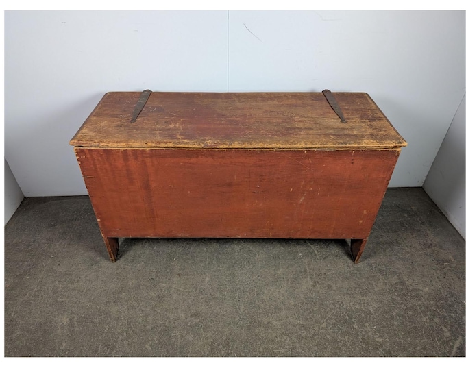 MID 1800,S TRUNK # 195927 Shipping is not a 1.00 Shipping is not free please contact us before purchase Thanks