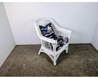 1940,S WICKER ARM CHAIR # 197703 Shipping is not a 1.00 Shipping is not free please contact us before purchase Thanks