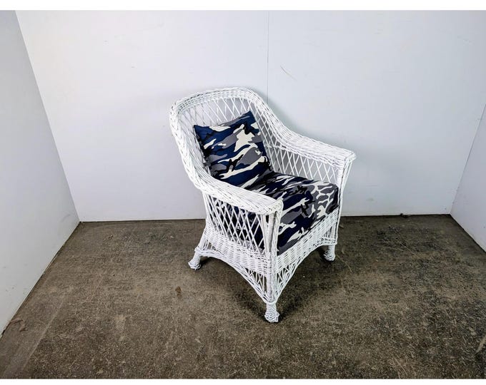 1940,S WICKER ARM CHAIR # 197703 Shipping is not a 1.00 Shipping is not free please contact us before purchase Thanks