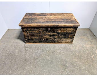 Early 1800,s Flip Top Trunk # 200312 Shipping is not a 1.00 Shipping is not free please contact us before purchase Thanks