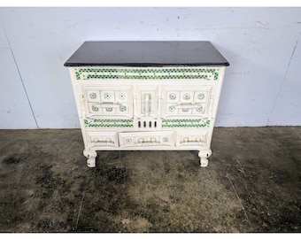 Mid 1800,s Cast Iron Stove # 197644 Shipping is not a 1.00 Shipping is not free please contact us before purchase Thanks