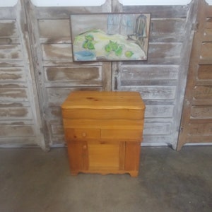 1880&#39;S PINE WASH STAND # 183799 Shipping is not free please conatct us before purchase Thanks