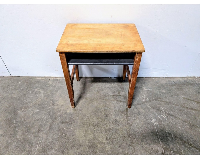 1930,S MAPLE SCHOOL DESK # 199633 Shipping is not a 1.00 Shipping is not free please contact us before purchase Thanks