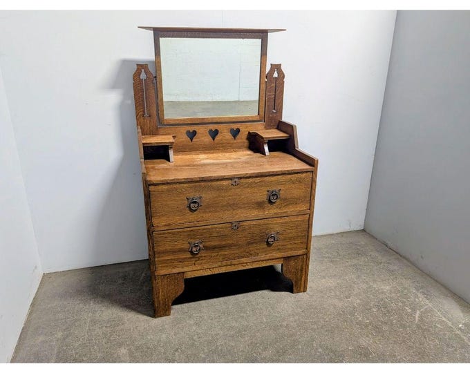 Unusual 1920,s Arts And Craft Oak Chest Of Drawers # 198525 Shipping is not a 1.00 Shipping is not free please contact us before purchase