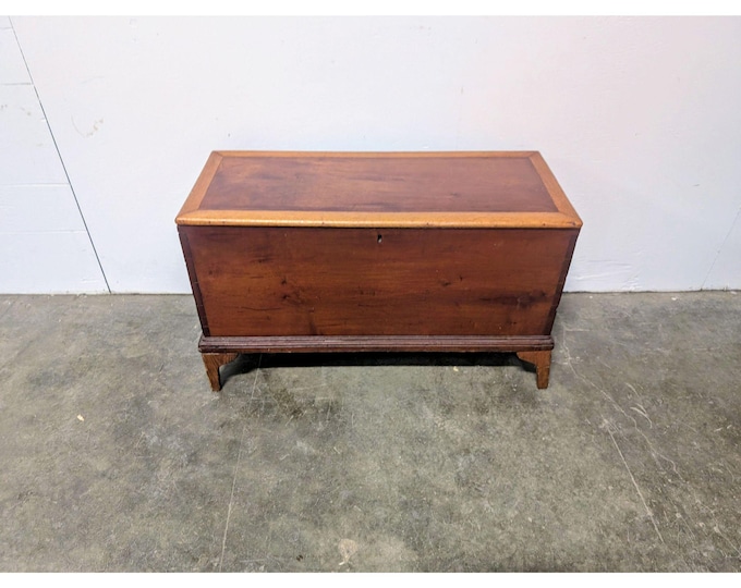 UNUSUAL MID 1800,S TRUNK # 199825 Shipping is not a 1.00 Shipping is not free please contact us before purchase Thanks