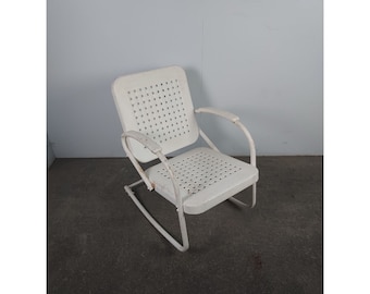 1940,s Metal Motel Arm Chair # 194988 Shipping is not a 1.00 Shipping is not free please contact us before purchase Thanks
