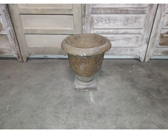 ELEGANT VINTAGE URN # 186368 Shipping is not a 1.00 Shipping is not free please contact us before purchase Thanks