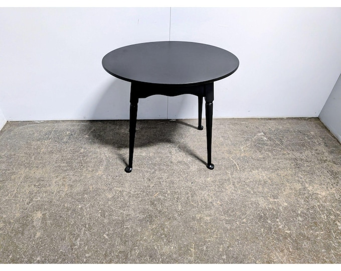 1940,S BLACK PAINTED OVAL # 201497 Shipping is not a 1.00 Shipping is not free please contact us before purchase Thanks