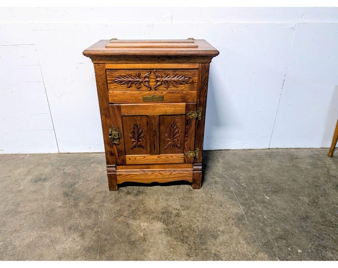 Mid 1800,s National Ice Box # 201134 Shipping is not a 1.00 Shipping is not free please contact us before purchase Thanks