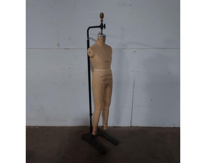 1920,S GIRL MANNEQUIN # 195309 Shipping is not a 1.00 Shipping is not free please contact us before purchase Thanks