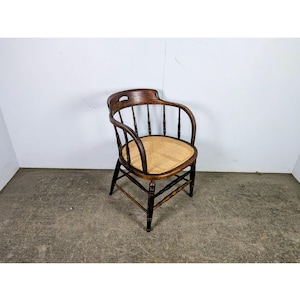 Mid 1800,s Bow Back Windsor Chair # 197760 Shipping is not a 1.00 Shipping is not free please contact us before purchase Thanks