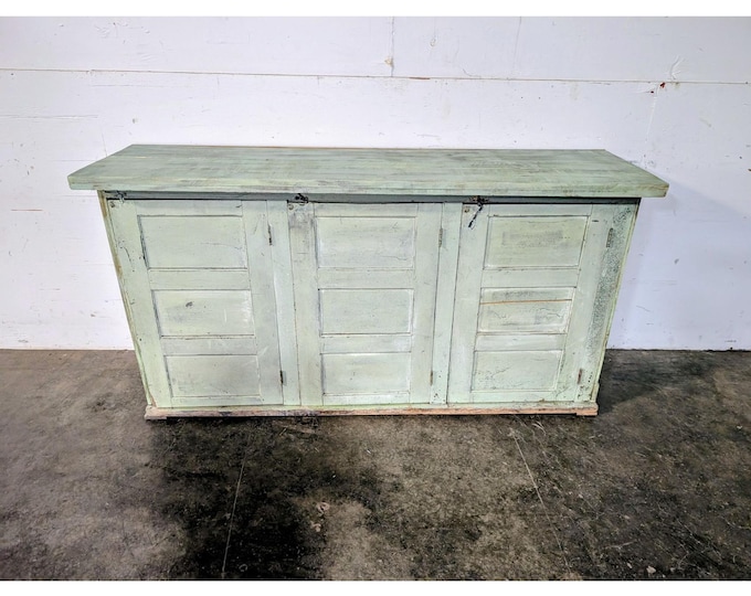 1920,S FOUR DOOR COUNTER # 197512 Shipping is not a 1.00 Shipping is not free please contact us before purchase Thanks
