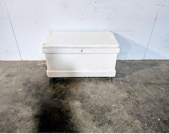 Mid 1800,s White Painted Flip Top Trunk # 197997 Shipping is not a 1.00 Shipping is not free please contact us before purchase Thanks