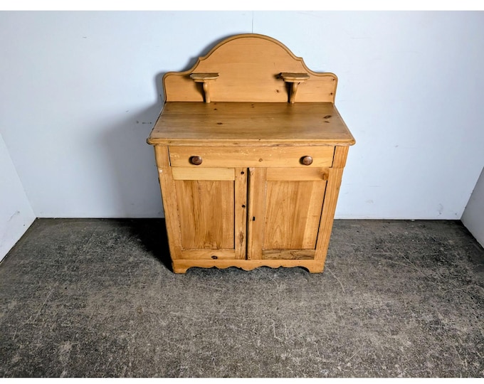 Mid 1800,s Pine Washstand # 197982 Shipping is not a 1.00 Shipping is not free please contact us before purchase Thanks