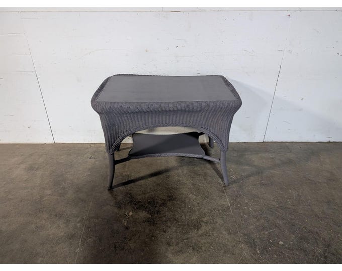 UNUSUAL 1930,S WICKER TABLE # 196469 Shipping is not a 1.00 Shipping is not free please contact us before purchase Thanks