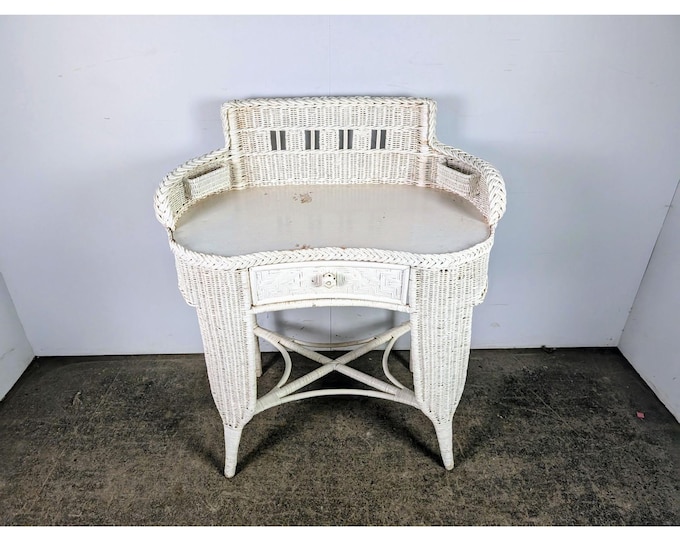 1940,S WICKER DESK # 197870 Shipping is not a 1.00 Shipping is not free please contact us before purchase Thanks