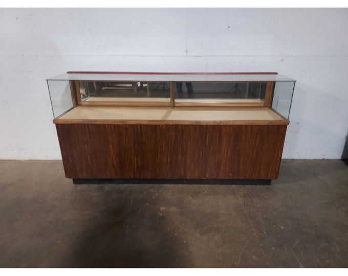 1940,s STORE COUNTER # 193954  Shipping is not free please conatct us before purchase Thanks