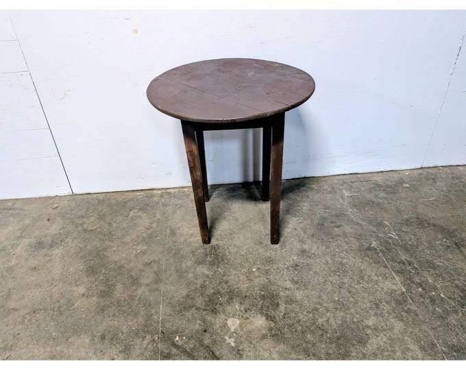 SIMPLE MID 1800,S TABLE # 200124 Shipping is not a 1.00 Shipping is not free please contact us before purchase Thanks