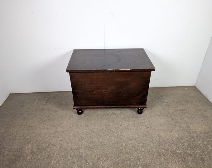 Simple Mid 1800,s Pa Trunk # 196716 Shipping is not a 1.00 Shipping is not free please contact us before purchase Thanks