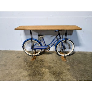 Unieke vintage fietstafel uit de jaren 1940 # 201081 Verzendkosten zijn niet inbegrepen. Verzendkosten zijn niet gratis. Neem contact met ons op voordat u bestelt. Bedankt.