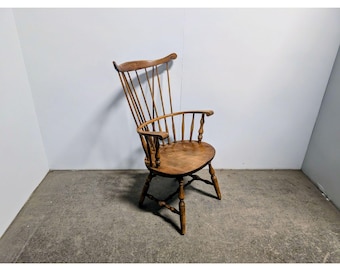 1940,s High Back Maple Windsor Arm Chair # 199772 Shipping is not a 1.00 Shipping is not free please contact us before purchase Thanks