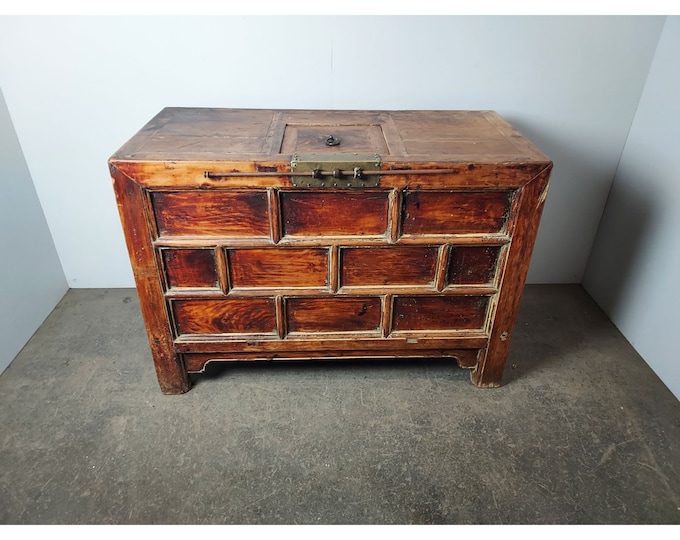 EARLY 1800,S WEDDING CHEST # 189502 Shipping is not a 1.00 Shipping is not free please contact us before purchase Thanks