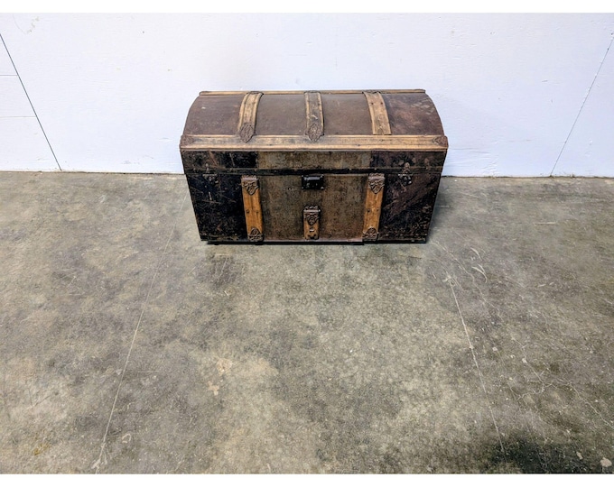 Mid 1800,s Dome Top Travel Trunk # 200851 Shipping is not a 1.00 Shipping is not free please contact us before purchase Thanks