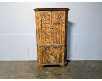 1900,s Four Door Pine Corner Cupboard # 199262 Shipping is not a 1.00 Shipping is not free please contact us before purchase Thanks