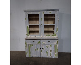 1860,S CUPBOARD FABULOUS PAINT # 193516  Shipping is not free please conatct us before purchase Thanks
