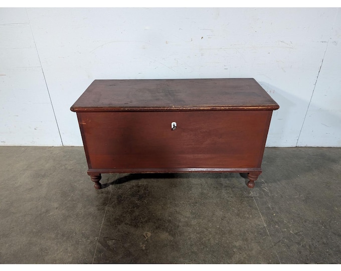 EARLY 1800,S TRUNK # 196702 Shipping is not a 1.00 Shipping is not free please contact us before purchase Thanks