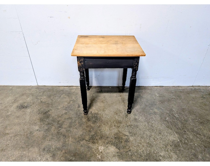1880,S OAK FARM TABLE # 200983 Shipping is not a 1.00 Shipping is not free please contact us before purchase Thanks