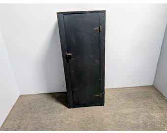 Mid 1800,s One Door Vermont Cupboard # 200677 Shipping is not a 1.00 Shipping is not free please contact us before purchase Thanks