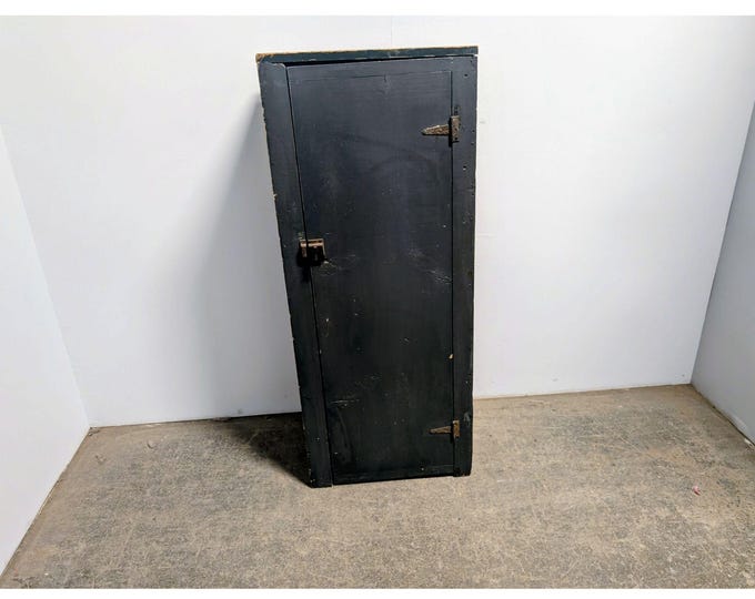 Mid 1800,s One Door Vermont Cupboard # 200677 Shipping is not a 1.00 Shipping is not free please contact us before purchase Thanks