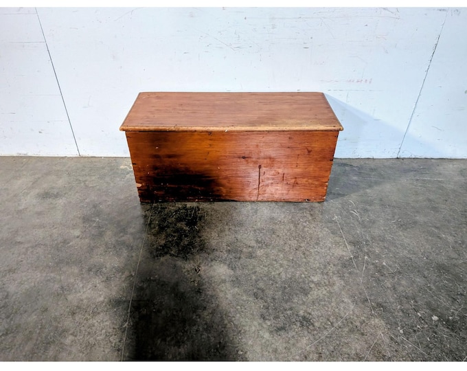 Simple Mid 1800,s Flip Top Trunk # 197996 Shipping is not a 1.00 Shipping is not free please contact us before purchase Thanks
