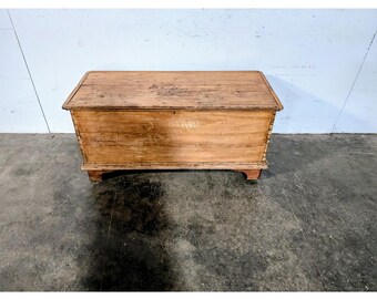 Mid 1800,s Flip Top Trunk # 197979 Shipping is not a 1.00 Shipping is not free please contact us before purchase Thanks
