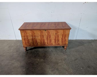 Early 1800,s Paint Decorated Flip Top Trunk # 196818 Shipping is not a 1.00 Shipping is not free please contact us before purchase Thanks
