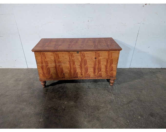 Early 1800,s Paint Decorated Flip Top Trunk # 196818 Shipping is not a 1.00 Shipping is not free please contact us before purchase Thanks