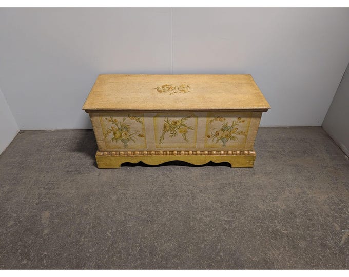 1940,s Paint Decorated Flip Top Trunk # 199896 Shipping is not a 1.00 Shipping is not free please contact us before purchase Thanks
